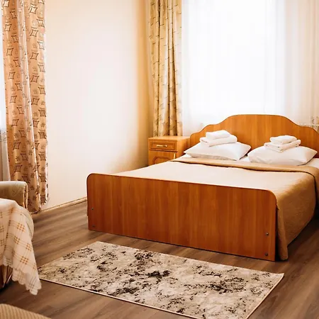 Hotel Yasinya *